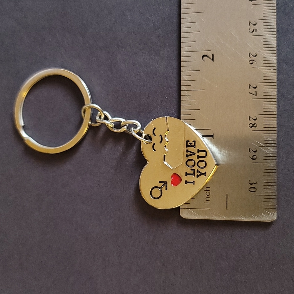 2 pcs Heart and Key Pendant Keychain - Picture 4 of 5